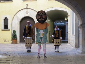 Toc de rams. Canvi dels rams de flors de les gegantes de Girona