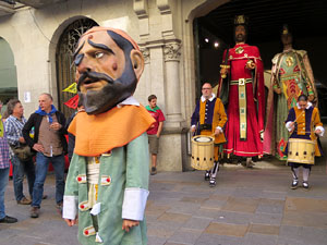 Toc de rams. Canvi dels rams de flors de les gegantes de Girona