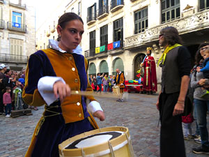 Toc de rams. Canvi dels rams de flors de les gegantes de Girona