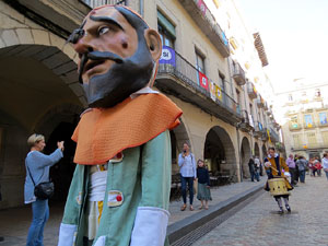 Toc de rams. Canvi dels rams de flors de les gegantes de Girona