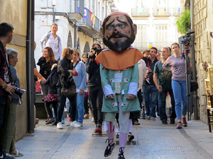 Toc de rams. Canvi dels rams de flors de les gegantes de Girona