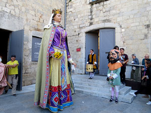 Toc de rams. Canvi dels rams de flors de les gegantes de Girona