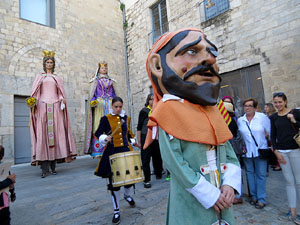 Toc de rams. Canvi dels rams de flors de les gegantes de Girona