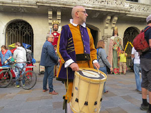 Toc de rams. Canvi dels rams de flors de les gegantes de Girona