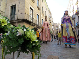 Toc de rams. Canvi dels rams de flors de les gegantes de Girona