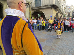 Toc de rams. Canvi dels rams de flors de les gegantes de Girona
