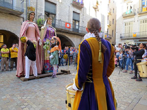 Toc de rams. Canvi dels rams de flors de les gegantes de Girona