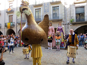 Toc de rams. Canvi dels rams de flors de les gegantes de Girona