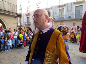 Toc de rams. Canvi dels rams de flors de les gegantes de Girona