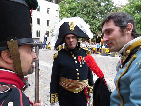 X Festa Reviu els Setges Napole&ograve;nics de Girona. Presentaci&oacute; a la pla&ccedil;a de Sant Dom&egrave;nec