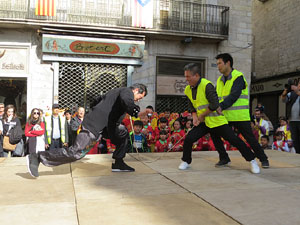 Celebraci&oacute; de l'any nou xin&egrave;s, el 4716, any del Gos, a Girona