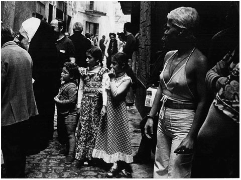 Els capgrossos de Girona al Barri Xino. 10 de juny 1975