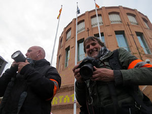 Concentraci&oacute; 'Puigdemont President' davant la Subdelegaci&oacute; del Govern a Jaume I