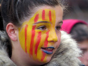 Concentraci&oacute; 'Puigdemont President' davant la Subdelegaci&oacute; del Govern a Jaume I