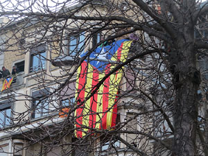 Concentraci&oacute; 'Puigdemont President' davant la Subdelegaci&oacute; del Govern a Jaume I