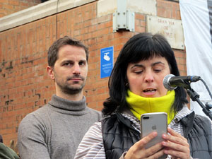 Concentraci&oacute; 'Puigdemont President' davant la Subdelegaci&oacute; del Govern a Jaume I