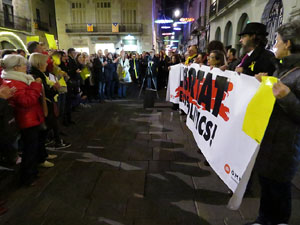 Concentraci&oacute; per la llibertat dels presos pol&iacute;tics a la pla&ccedil;a del Vi