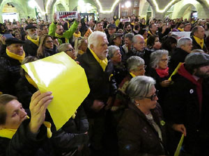 Concentraci&oacute; per la llibertat dels presos pol&iacute;tics a la pla&ccedil;a del Vi
