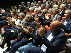Diada Nacional 2017. Acte institucional a l'Auditori Josep Irla, amb parlaments de Marta Madrenas, Ferm&iacute; Santamaria i Dolors Bassa