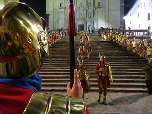 Setmana Santa 2018 a Girona. Sortida dels Manaies per lliurar el Penó
