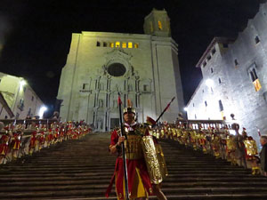 Setmana Santa 2018 a Girona. Sortida dels Manaies per lliurar el Penó