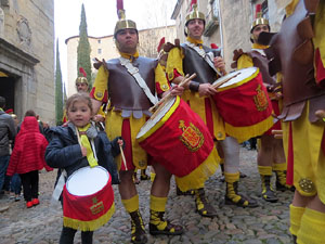 Setmana Santa 2018 a Girona. Sortida dels Manaies per lliurar el Penó