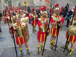 Setmana Santa 2018 a Girona. Sortida dels Manaies per lliurar el Penó