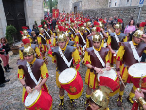 Setmana Santa 2018 a Girona. Sortida dels Manaies per lliurar el Penó