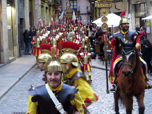Setmana Santa 2018 a Girona. Sortida dels Manaies per lliurar el Penó