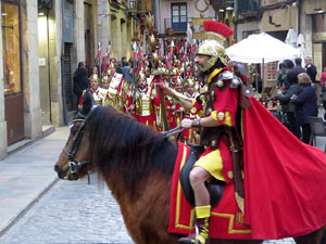 Setmana Santa 2018 a Girona. Sortida dels Manaies per lliurar el Penó