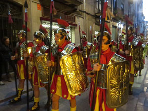 Setmana Santa 2018 a Girona. Sortida dels Manaies per lliurar el Penó