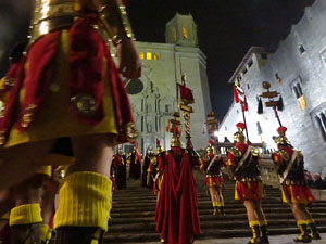 Setmana Santa 2018 a Girona. Sortida dels Manaies per lliurar el Penó