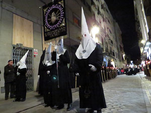 Setmana Santa 2018 a Girona. Process&oacute; del Sant Enterrament