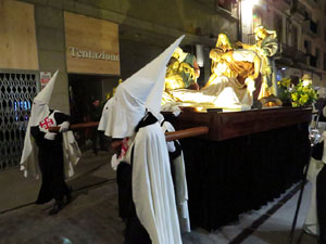 Setmana Santa 2018 a Girona. Process&oacute; del Sant Enterrament