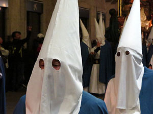 Setmana Santa 2018 a Girona. Process&oacute; del Sant Enterrament