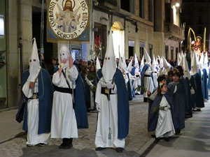 Setmana Santa 2018 a Girona. Process&oacute; del Sant Enterrament