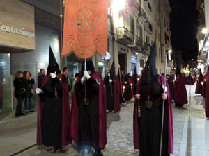 Setmana Santa 2018 a Girona. Process&oacute; del Sant Enterrament