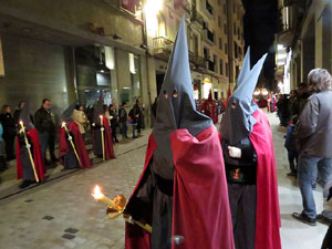 Setmana Santa 2018 a Girona. Process&oacute; del Sant Enterrament