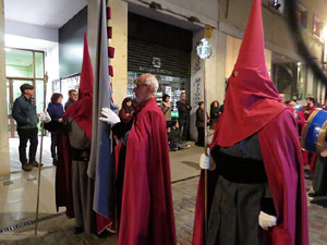 Setmana Santa 2018 a Girona. Process&oacute; del Sant Enterrament