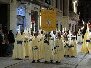 Setmana Santa 2018 a Girona. Process&oacute; del Sant Enterrament