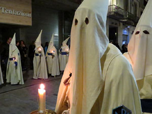 Setmana Santa 2018 a Girona. Process&oacute; del Sant Enterrament