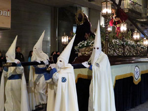 Setmana Santa 2018 a Girona. Process&oacute; del Sant Enterrament