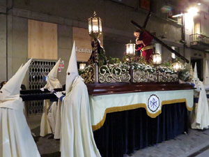 Setmana Santa 2018 a Girona. Process&oacute; del Sant Enterrament