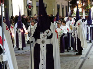 Setmana Santa 2018 a Girona. Process&oacute; del Sant Enterrament