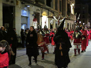 Setmana Santa 2018 a Girona. Process&oacute; del Sant Enterrament