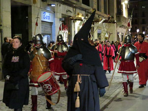 Setmana Santa 2018 a Girona. Process&oacute; del Sant Enterrament