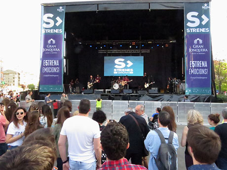 Festival Strenes 2018. Concert de Projecte Mut a la pla&ccedil;a Catalunya dins la programaci&oacute; de la Festa Major de l'Strenes