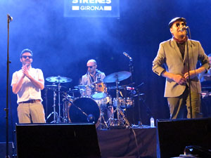 Festival Strenes 2018. Concert de Fundaci&oacute;n Tony Manero a la pla&ccedil;a Catalunya