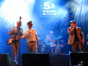 Festival Strenes 2018. Concert de Fundaci&oacute;n Tony Manero a la pla&ccedil;a Catalunya