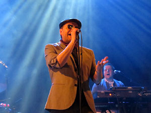 Festival Strenes 2018. Concert de Fundaci&oacute;n Tony Manero a la pla&ccedil;a Catalunya